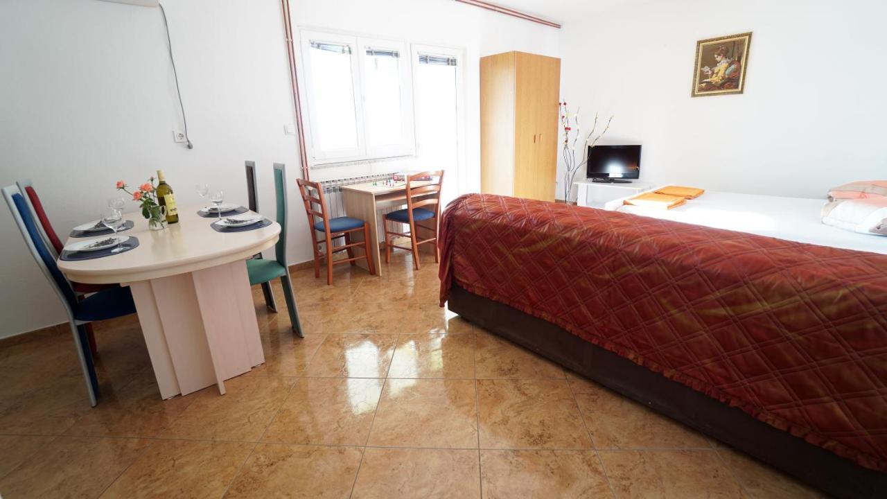 Apartments Kata Gornji Karin Εξωτερικό φωτογραφία