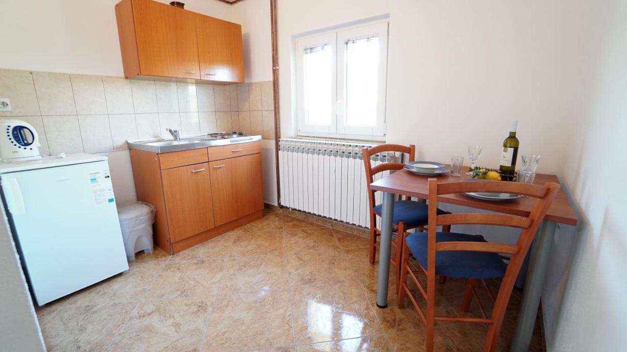 Apartments Kata Gornji Karin Εξωτερικό φωτογραφία