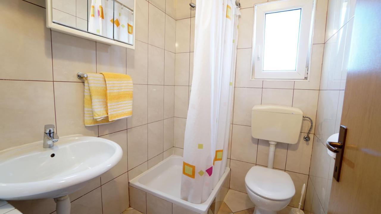 Apartments Kata Gornji Karin Εξωτερικό φωτογραφία