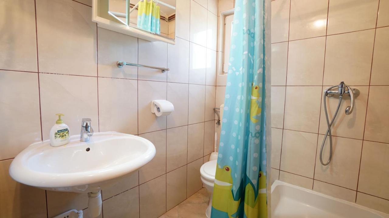 Apartments Kata Gornji Karin Εξωτερικό φωτογραφία