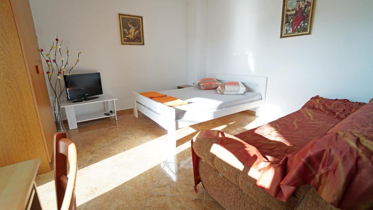 Apartments Kata Gornji Karin Εξωτερικό φωτογραφία