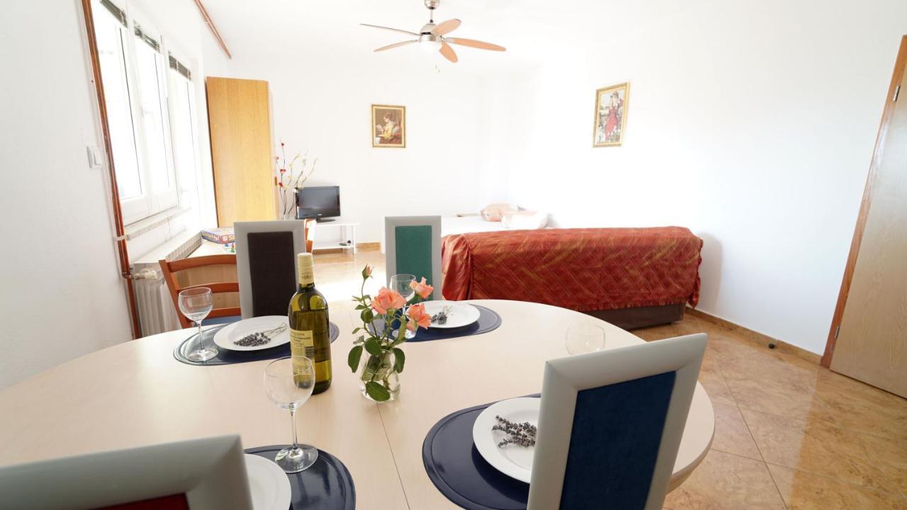 Apartments Kata Gornji Karin Εξωτερικό φωτογραφία